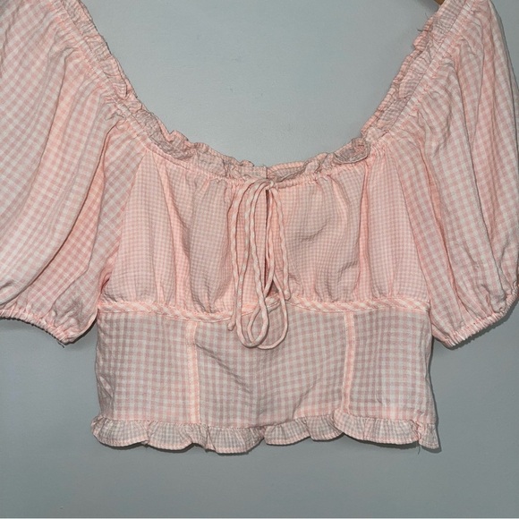 Le Lis Top Women’s Size Small Pink Gingham Milkmaid Crop Blouse Puff Sleeves NWT - Picture 3 of 8